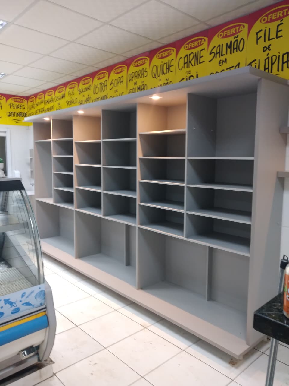 Projeto comercial contemporâneo