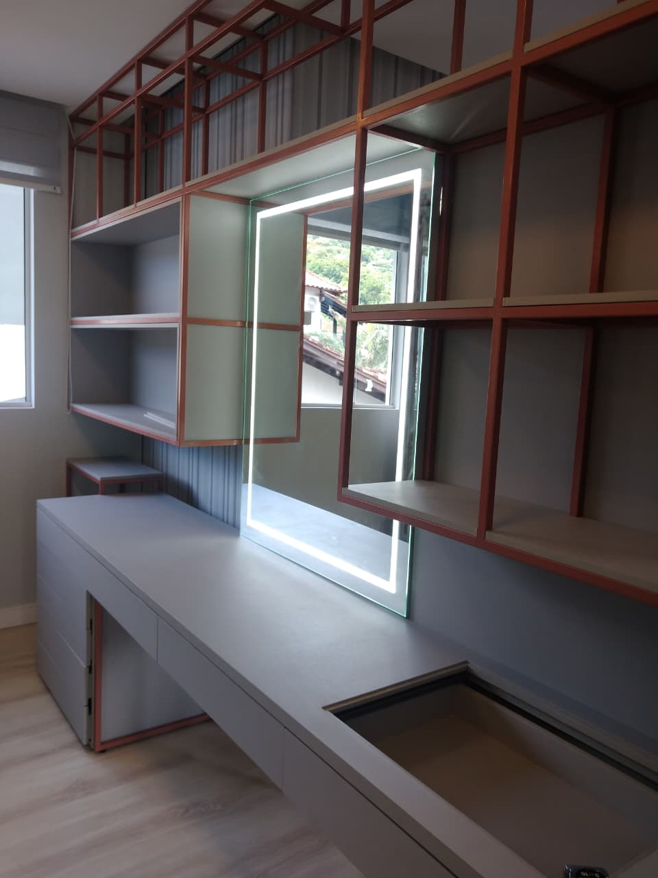 Home office planejado sob medida