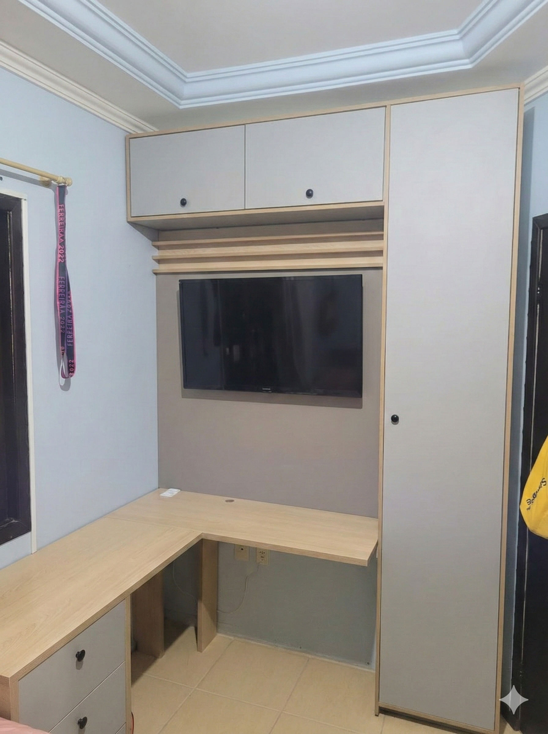 Quarto com armário sob medida