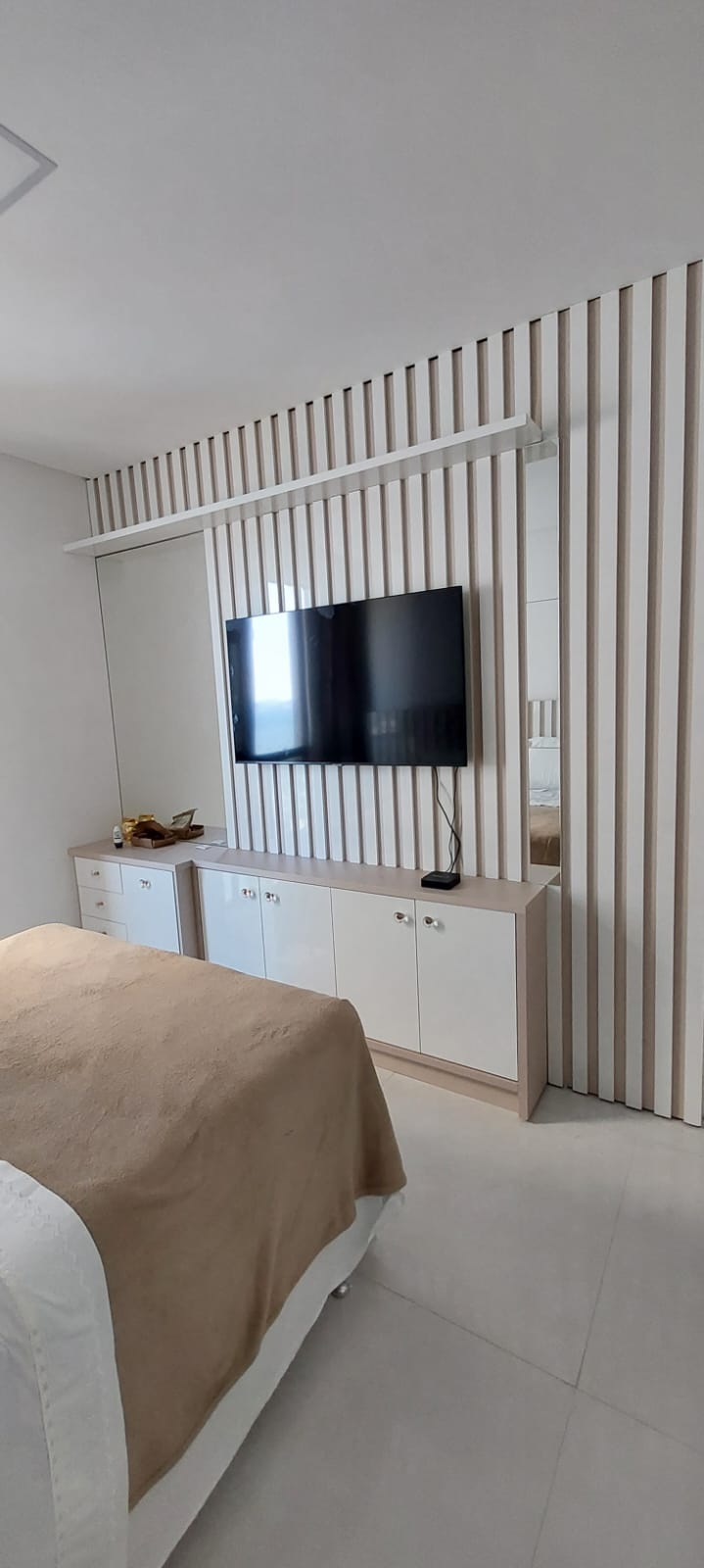 Quarto com armário sob medida